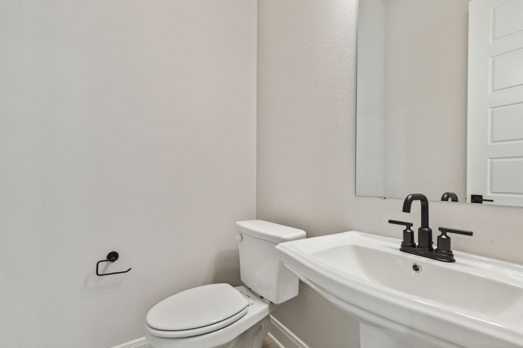 7749Pondview_011