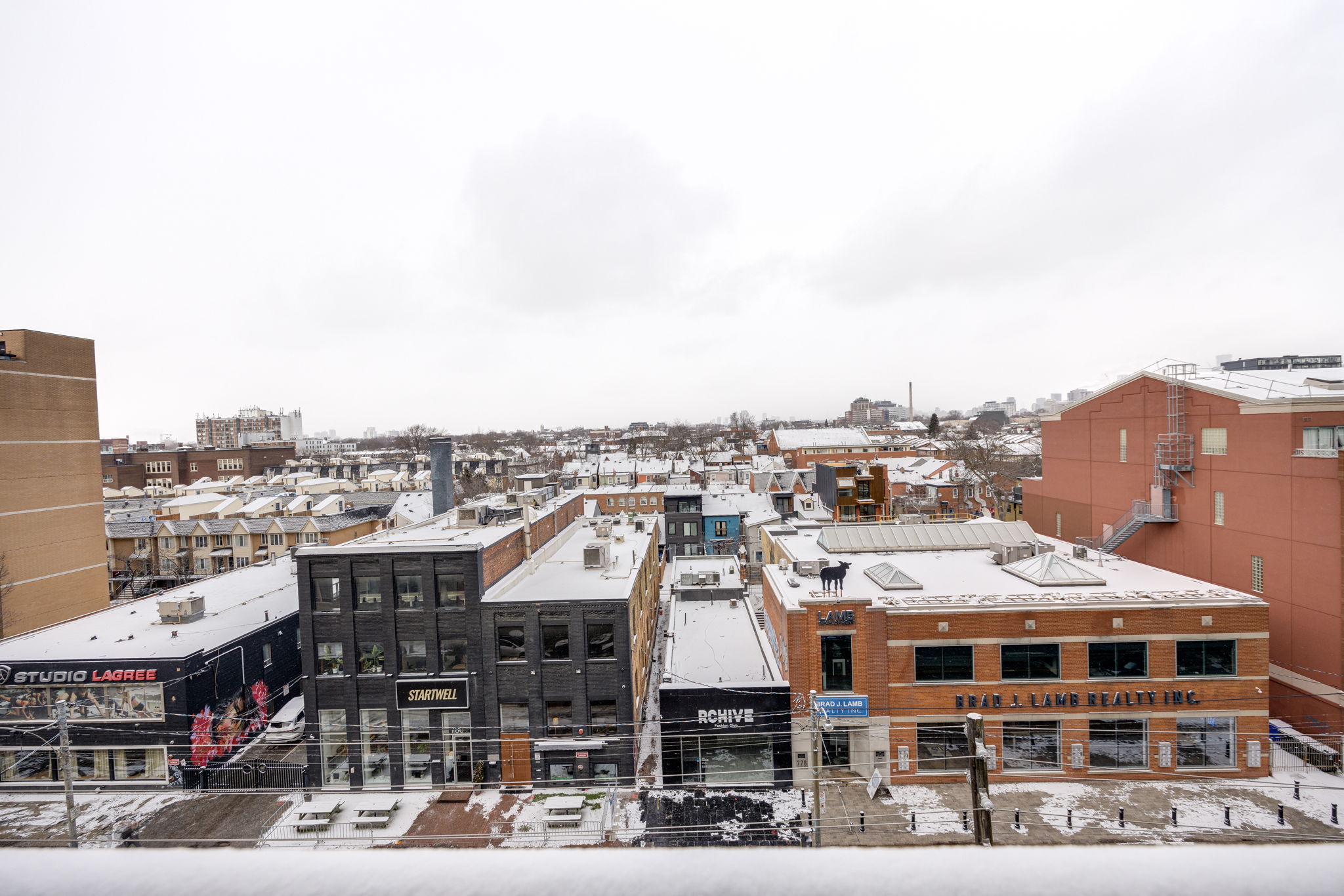 Toronto property showcase — delivered property photograph 28
