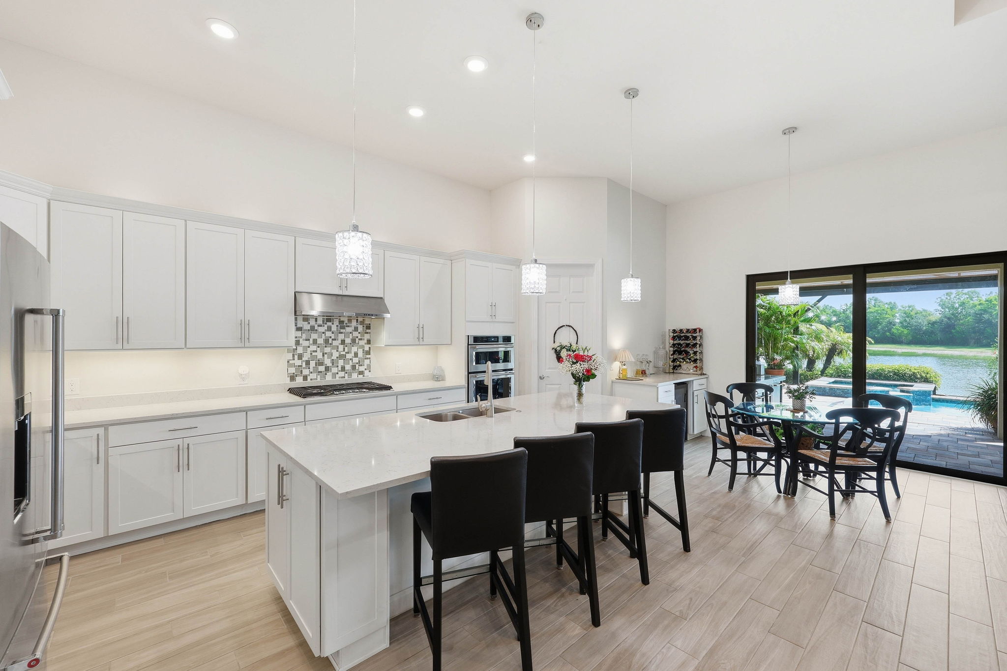 Kitchen/Breakfast Bar