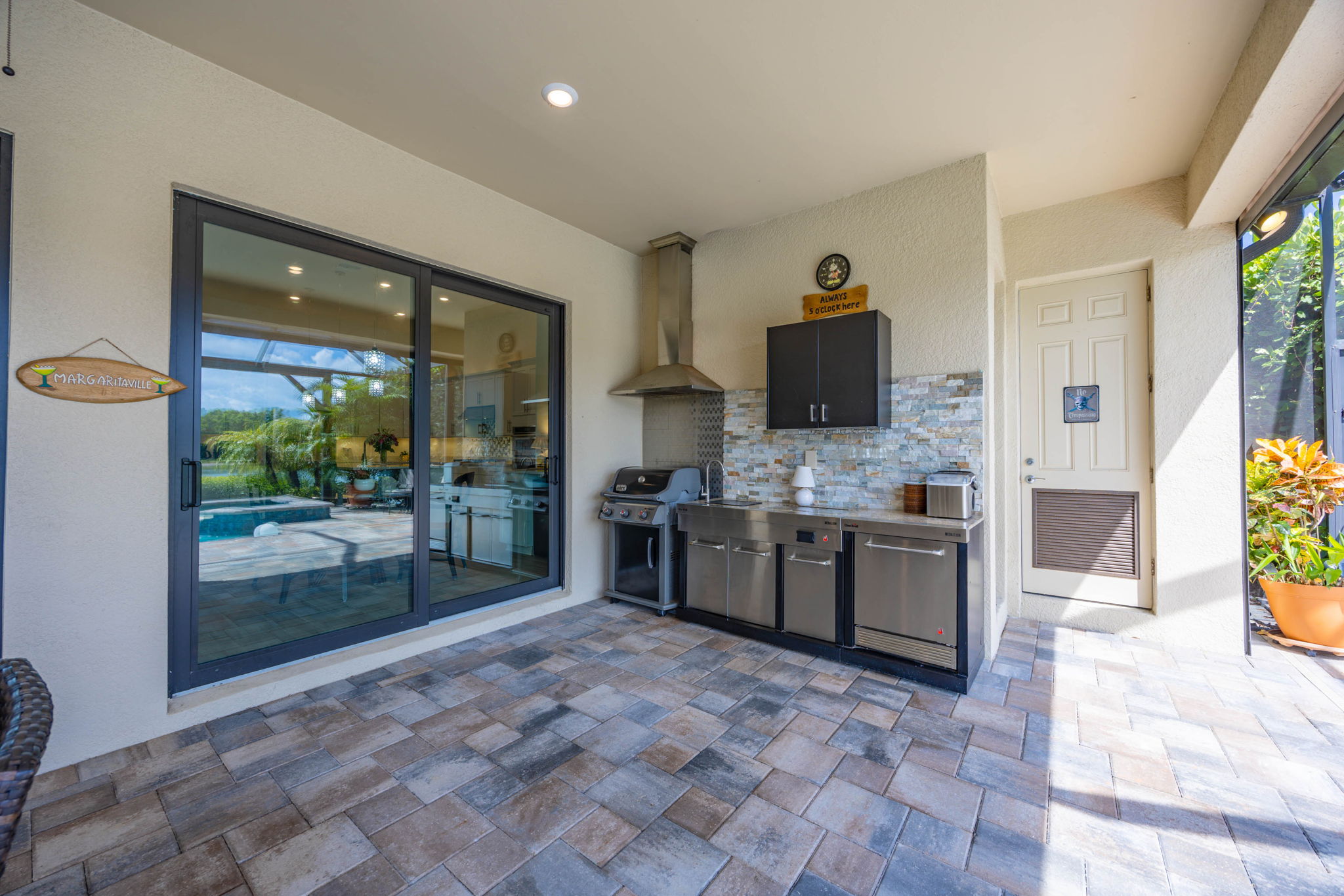 Outdoor Kitchen