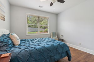 Amos Ln-0306-028