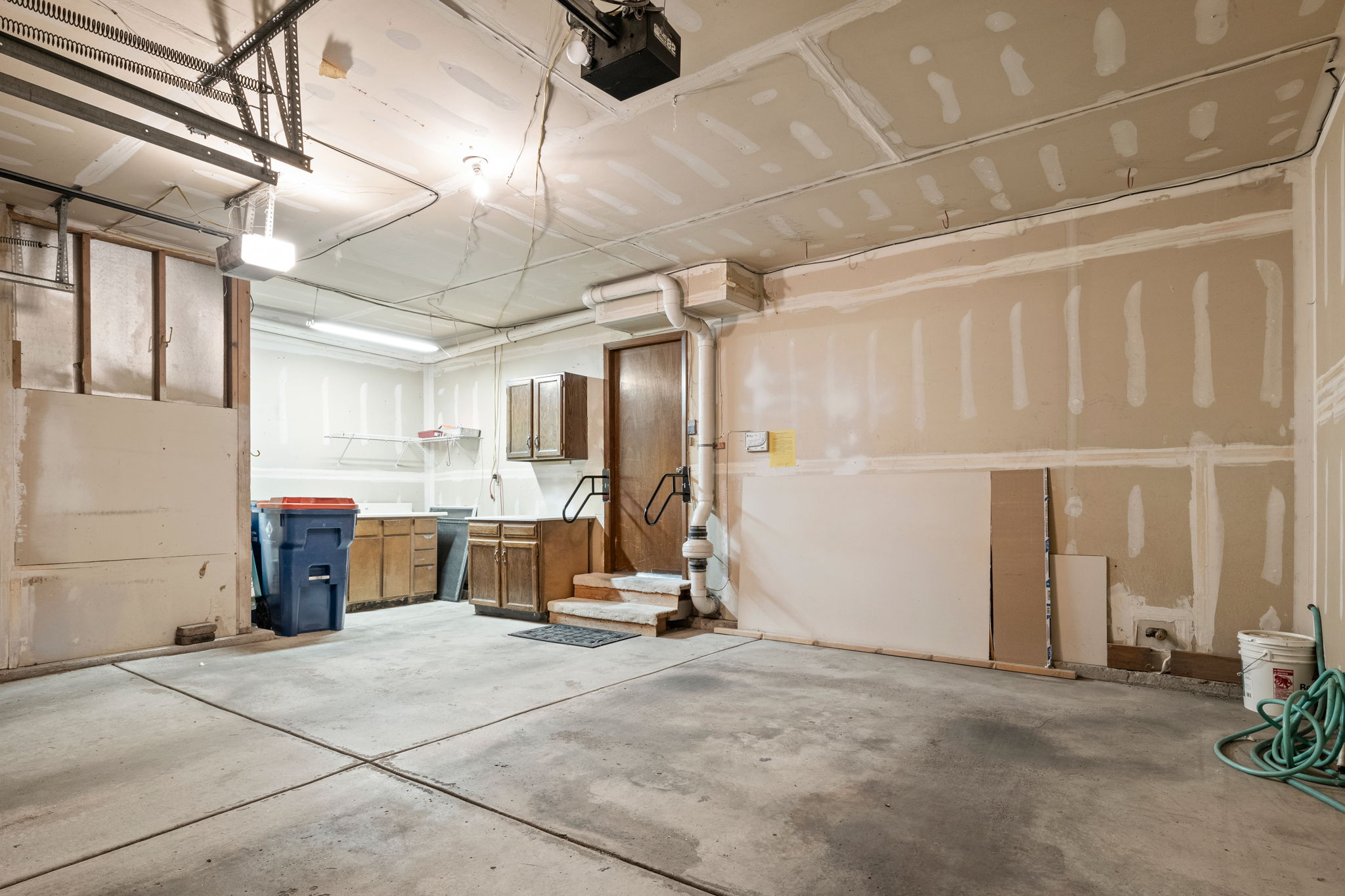 Garage 2