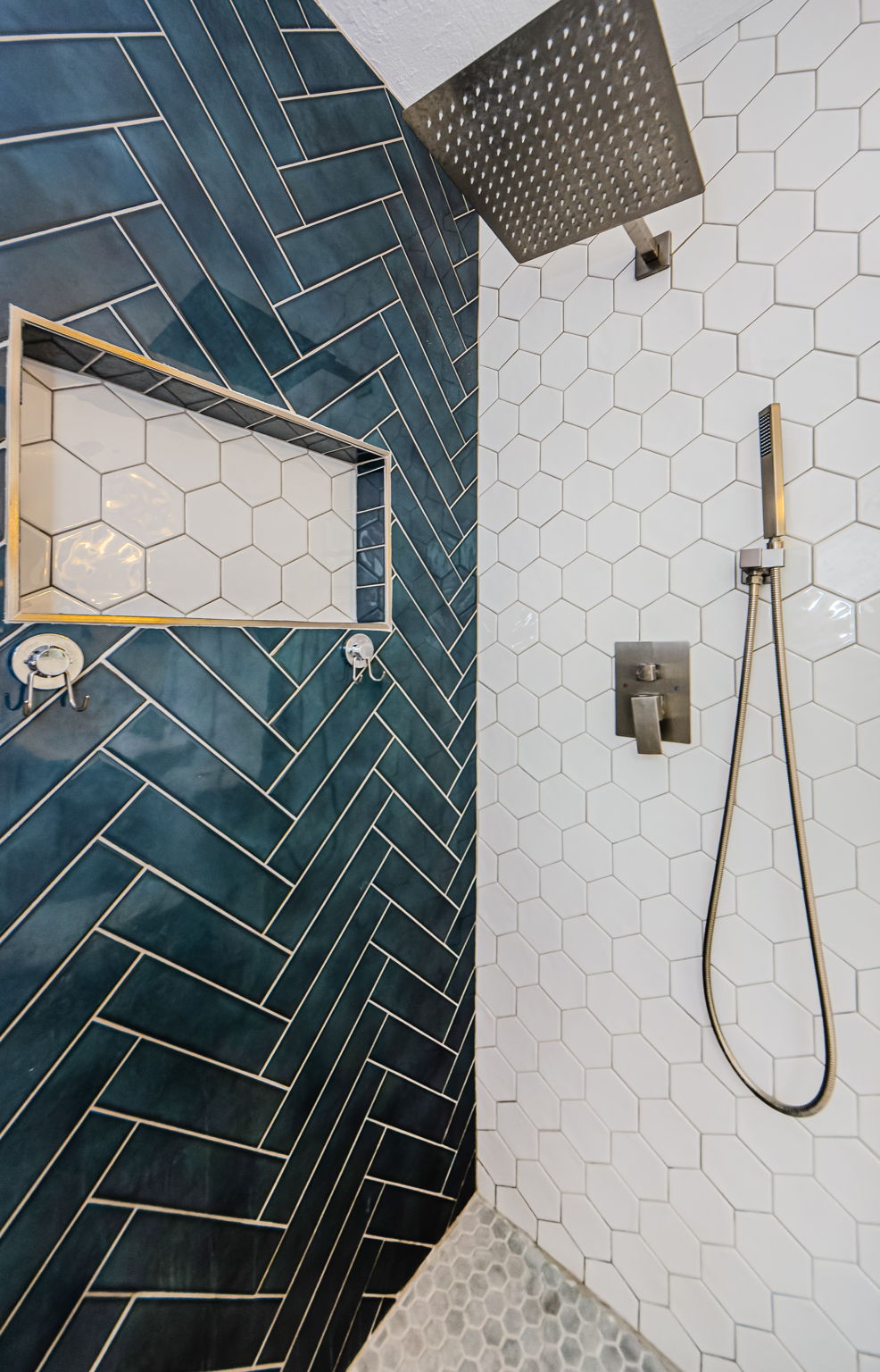 Master Bathroom 1b