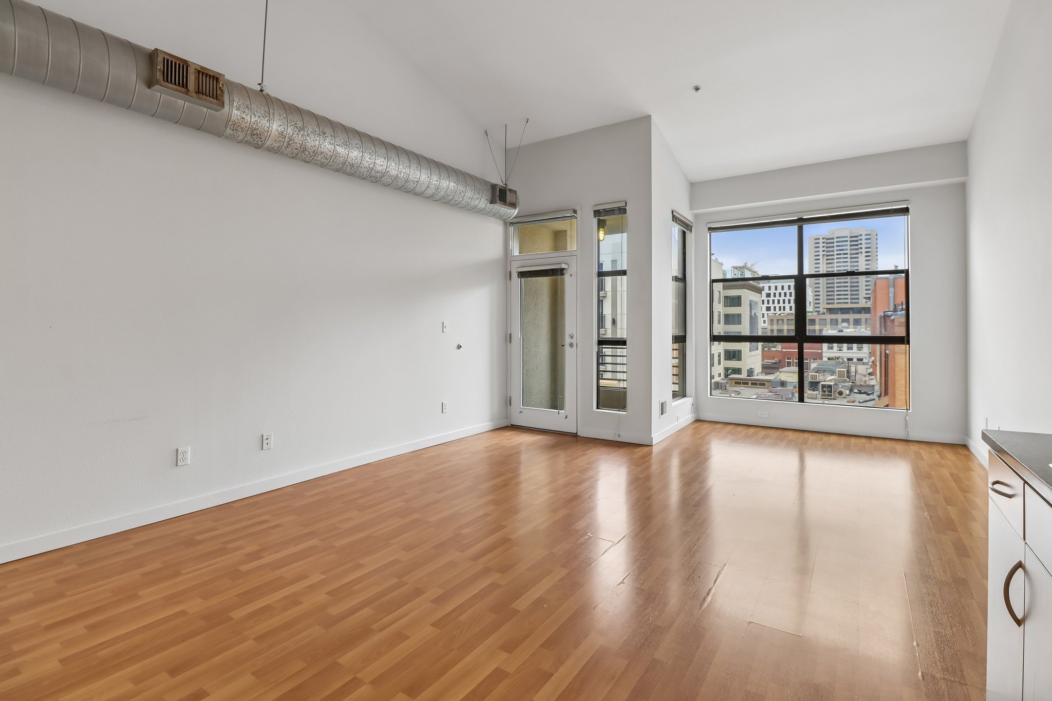 6th Ave 415-S2505-011.jpg
