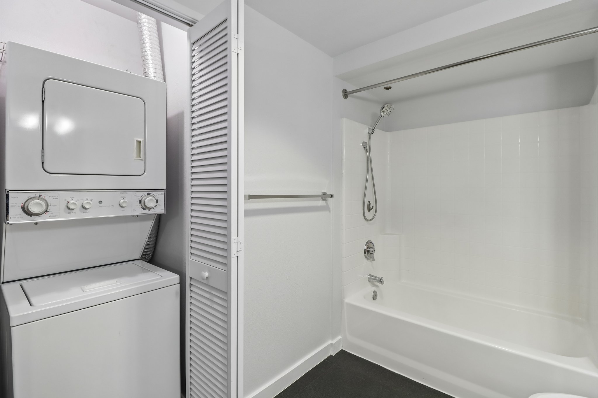 6th Ave 415-S2505-020.jpg