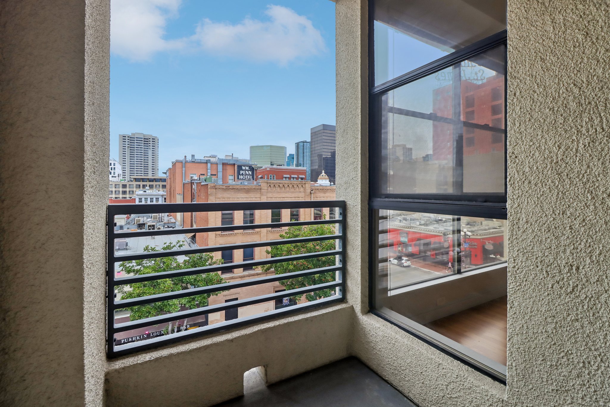 6th Ave 415-S2505-022.jpg