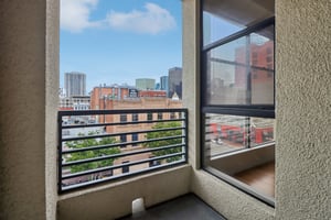 6th Ave 415-S2505-022.jpg