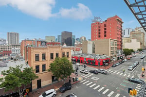 6th Ave 415-S2505-024.jpg