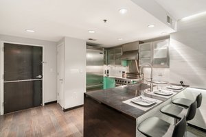777 7th St NW, Washington, DC 20001, USA Photo 6