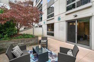 777 7th St NW, Washington, DC 20001, USA Photo 16