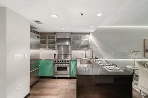 777 7th St NW, Washington, DC 20001, USA Photo 8