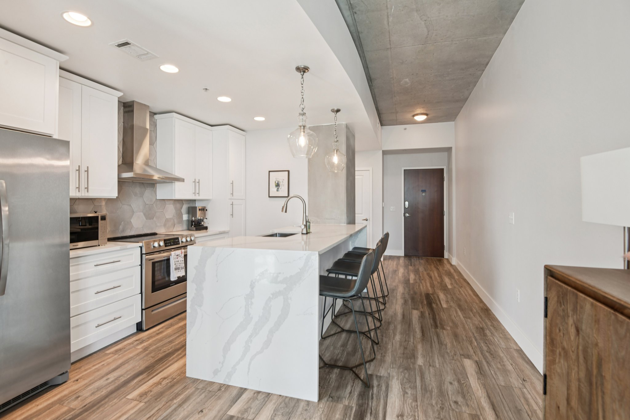 N Ashley Dr 1612-S0402-013.jpg