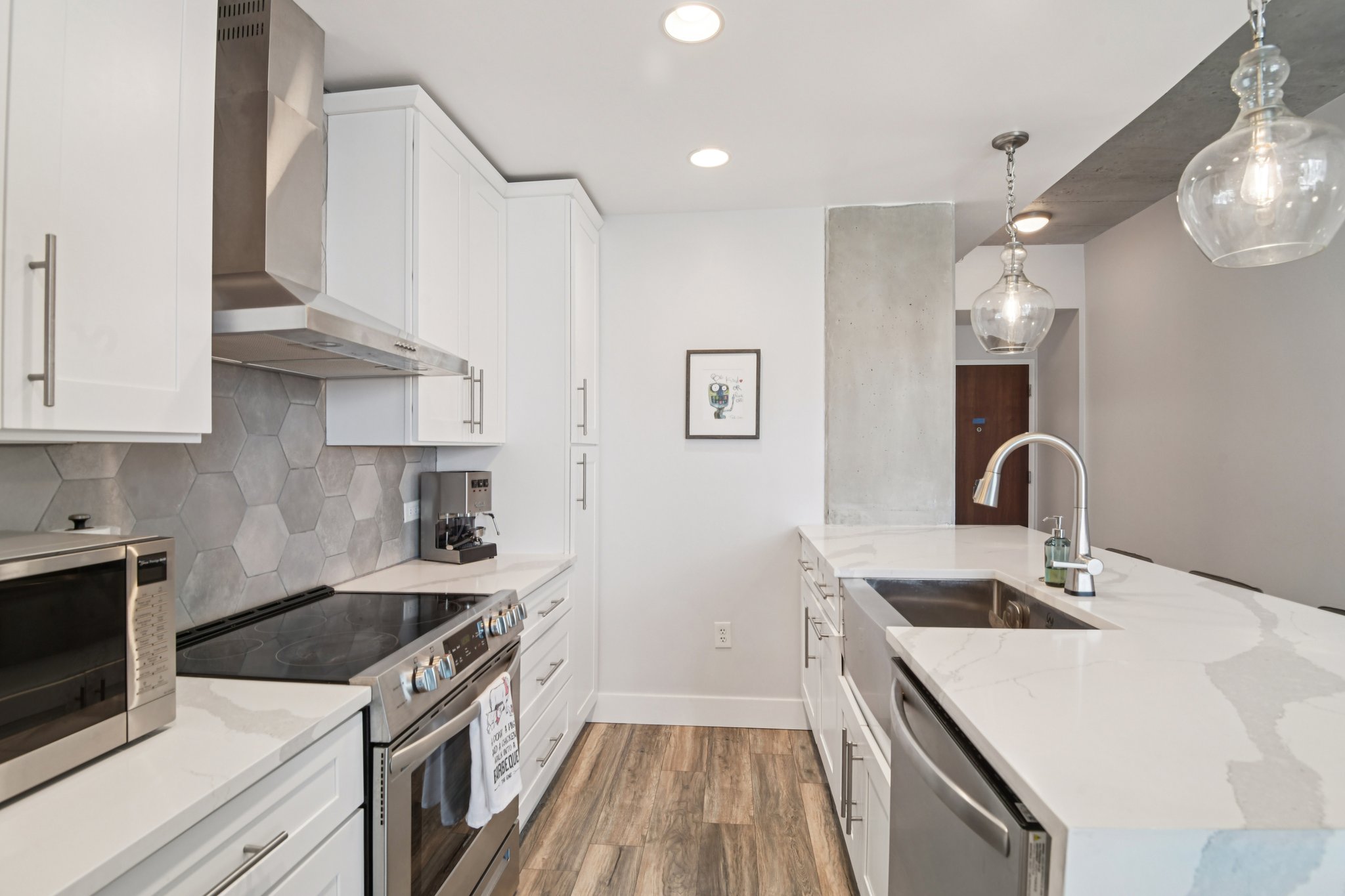 N Ashley Dr 1612-S0402-016.jpg