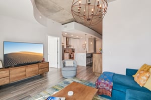 N Ashley Dr 1612-S0402-010.jpg