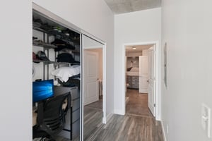 N Ashley Dr 1612-S0402-023.jpg