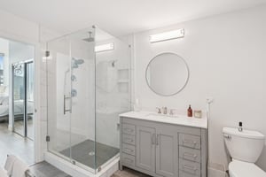 N Ashley Dr 1612-S0402-025.jpg