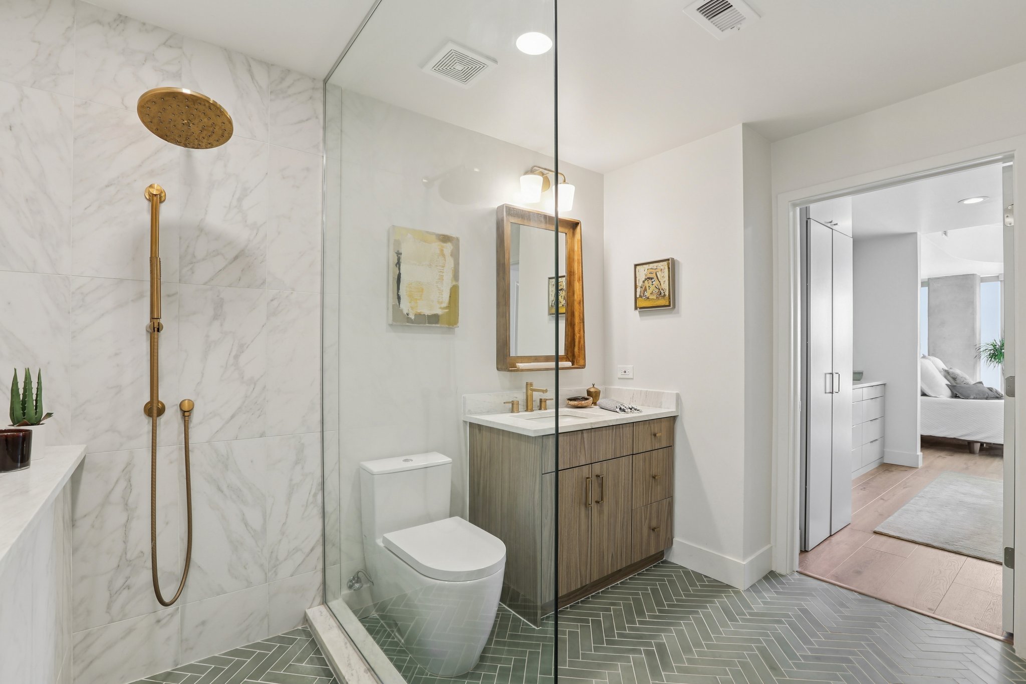 N Ashley Dr-S1311-034.jpg