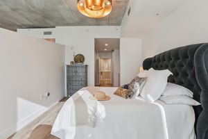 N Ashley Dr-S1311-026.jpg