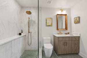 N Ashley Dr-S1311-033.jpg