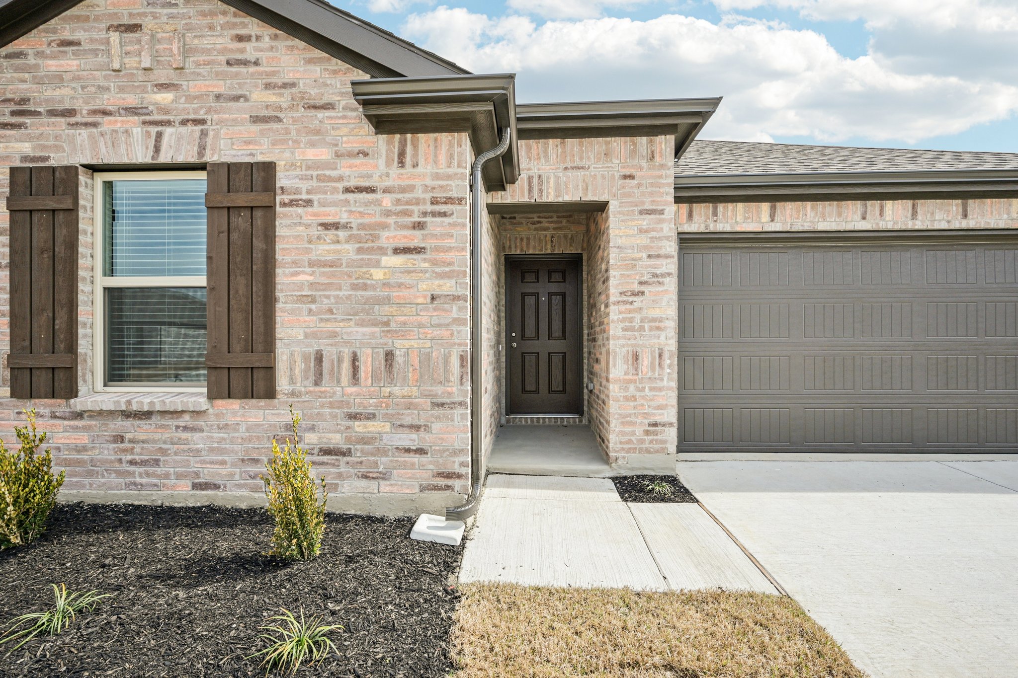 Saxony Dr-S1802-004.jpg