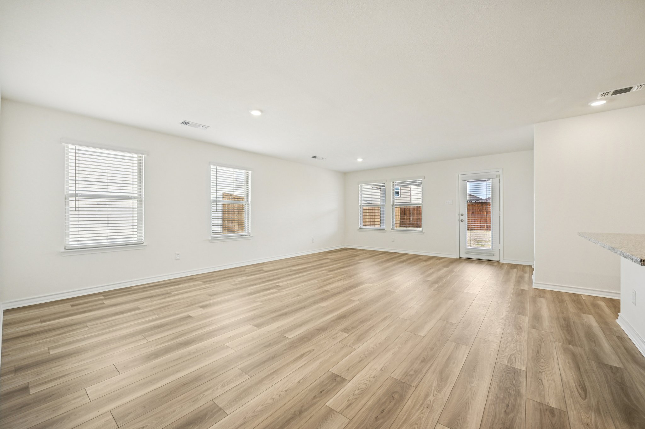 Saxony Dr-S1802-005.jpg