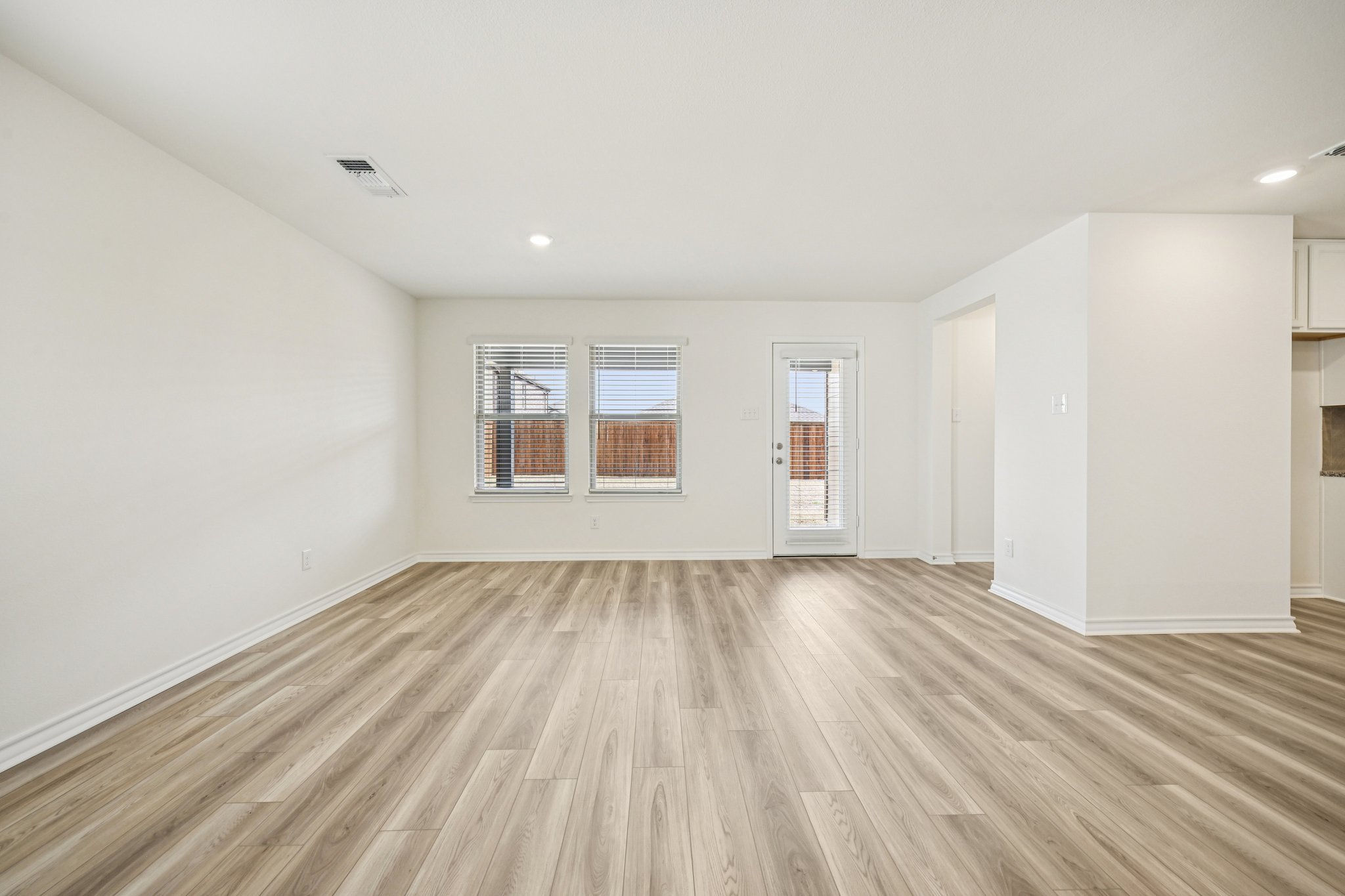 Saxony Dr-S1802-009.jpg