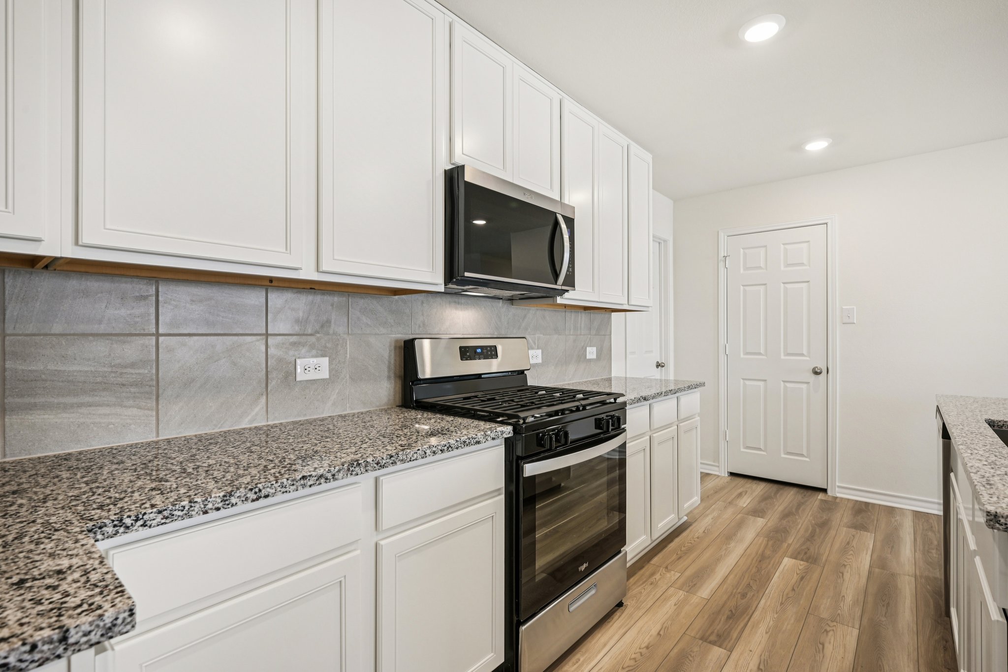 Saxony Dr-S1802-013.jpg