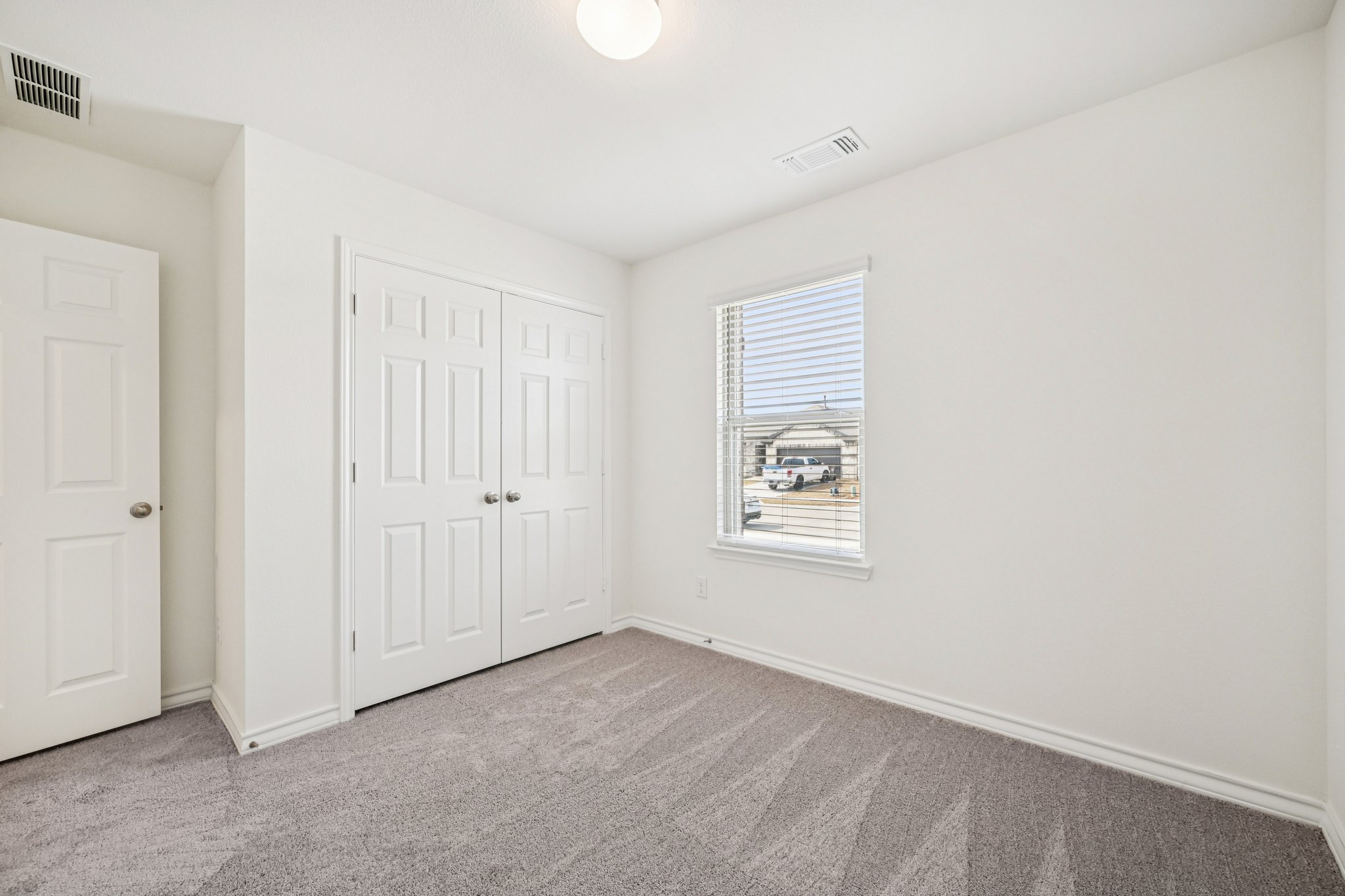 Saxony Dr-S1802-015.jpg