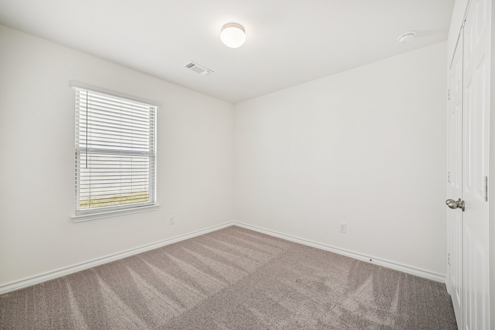 Saxony Dr-S1802-017.jpg