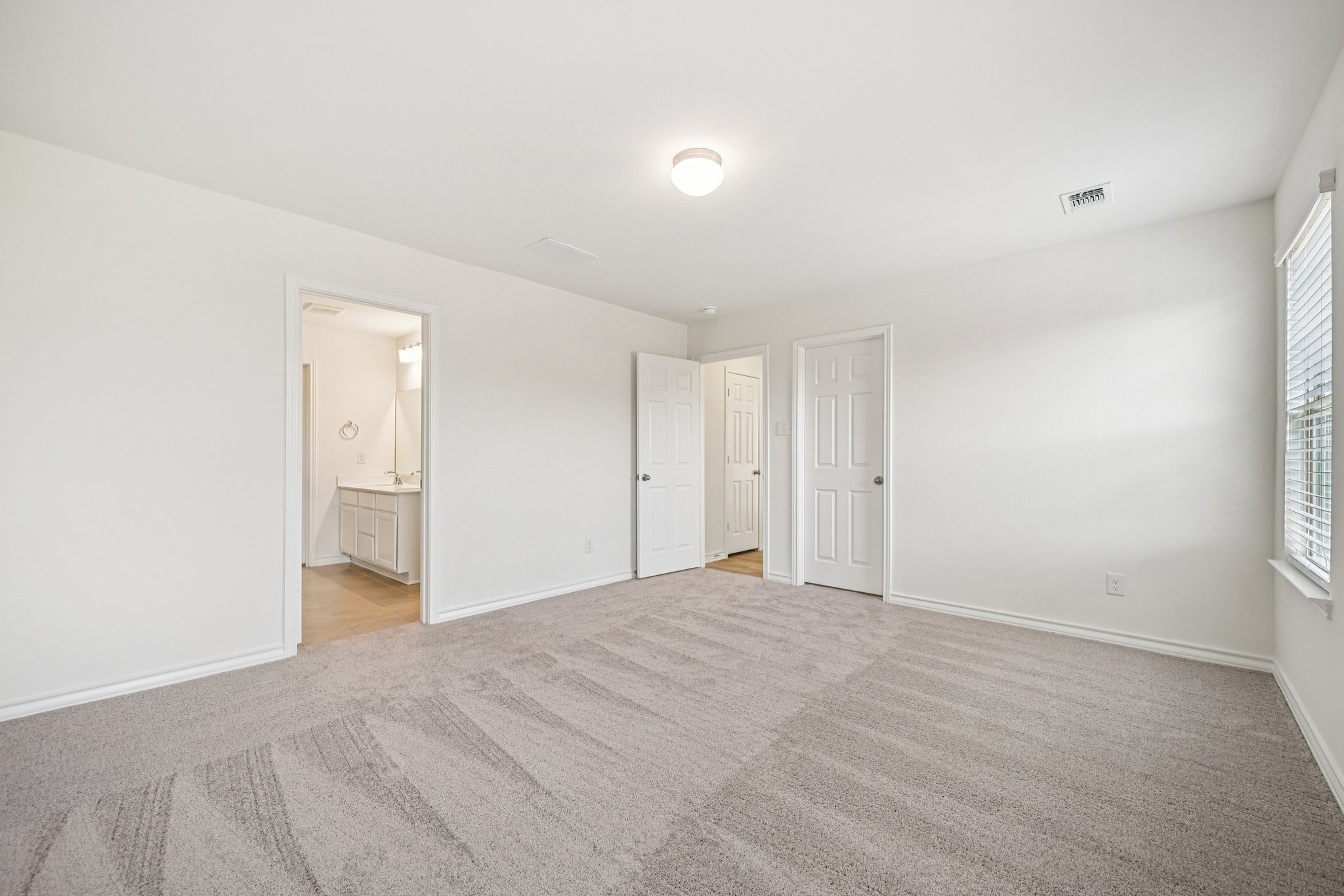 Saxony Dr-S1802-022.jpg