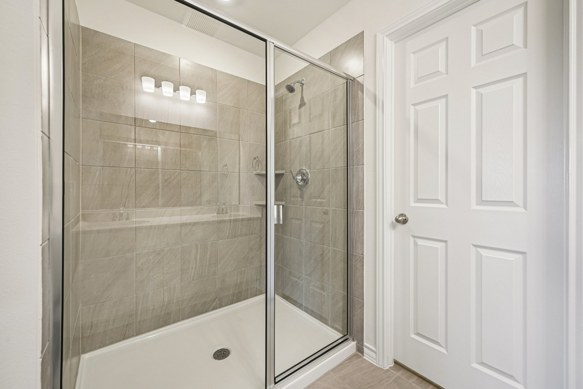 Saxony Dr-S1802-024.jpg