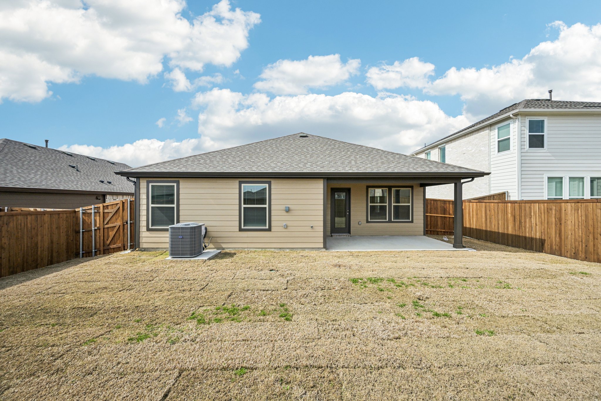 Saxony Dr-S1802-028.jpg