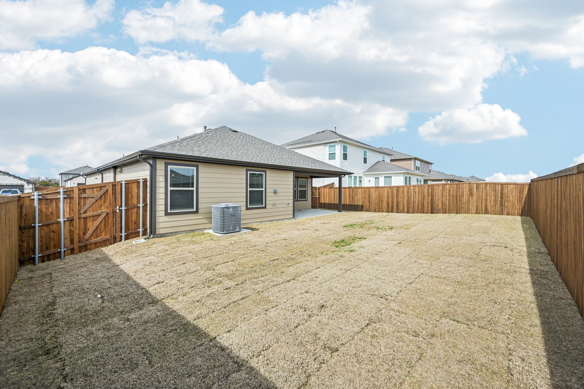 Saxony Dr-S1802-029.jpg