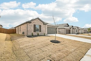 Saxony Dr-S1802-002.jpg