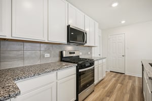 Saxony Dr-S1802-013.jpg