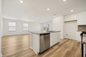 Saxony Dr-S1802-014.jpg