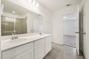 Saxony Dr-S1802-025.jpg