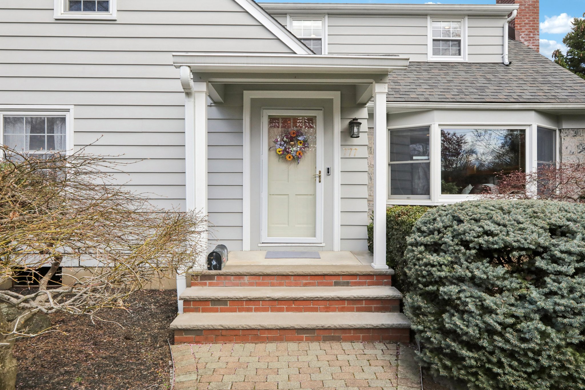 W Saddle River Rd-S0904-006.jpg