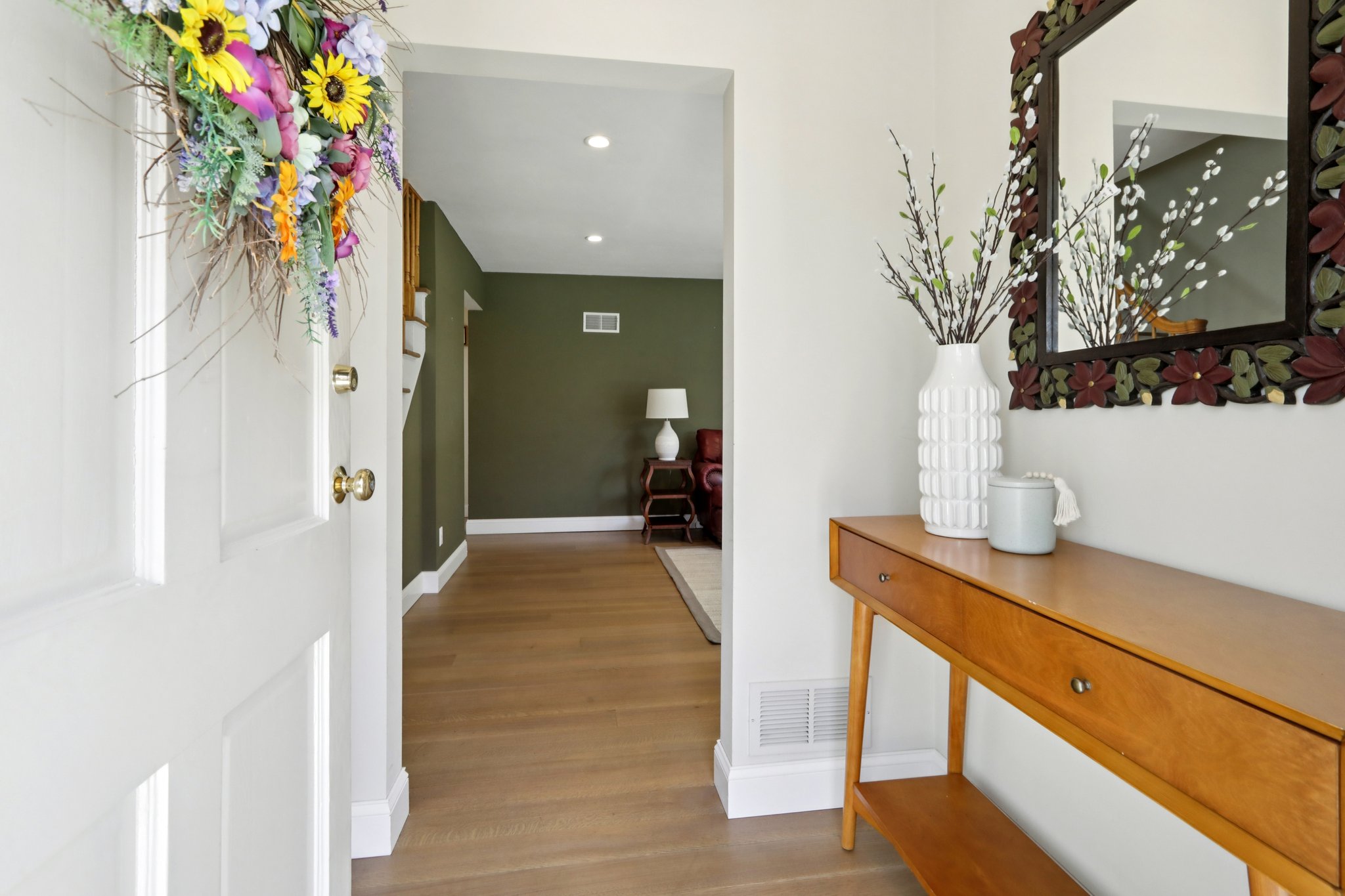 W Saddle River Rd-S0904-007.jpg