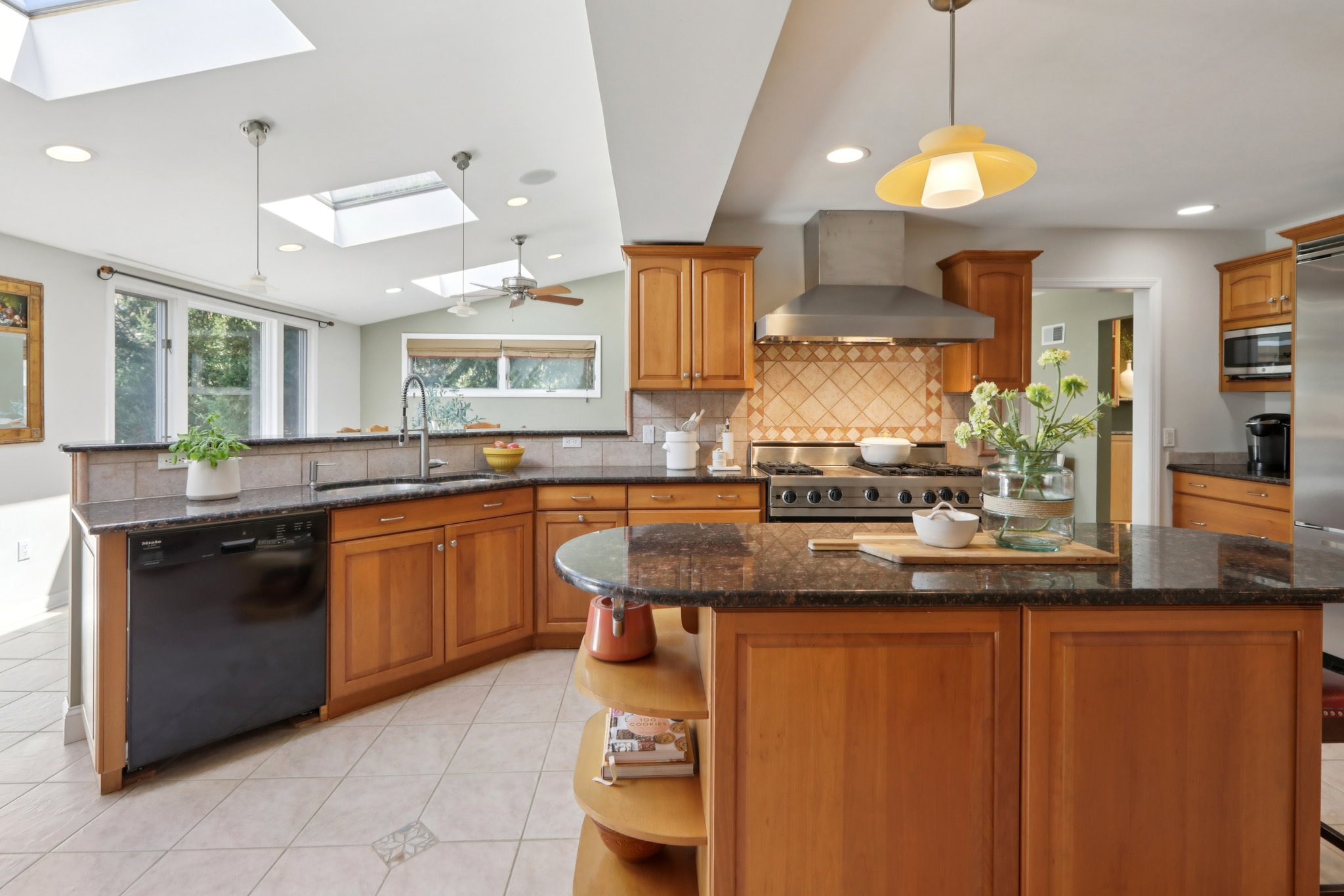 W Saddle River Rd-S0904-034.jpg