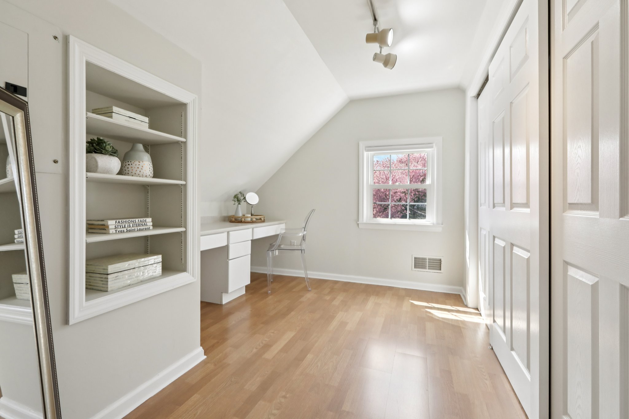 W Saddle River Rd-S0904-045.jpg