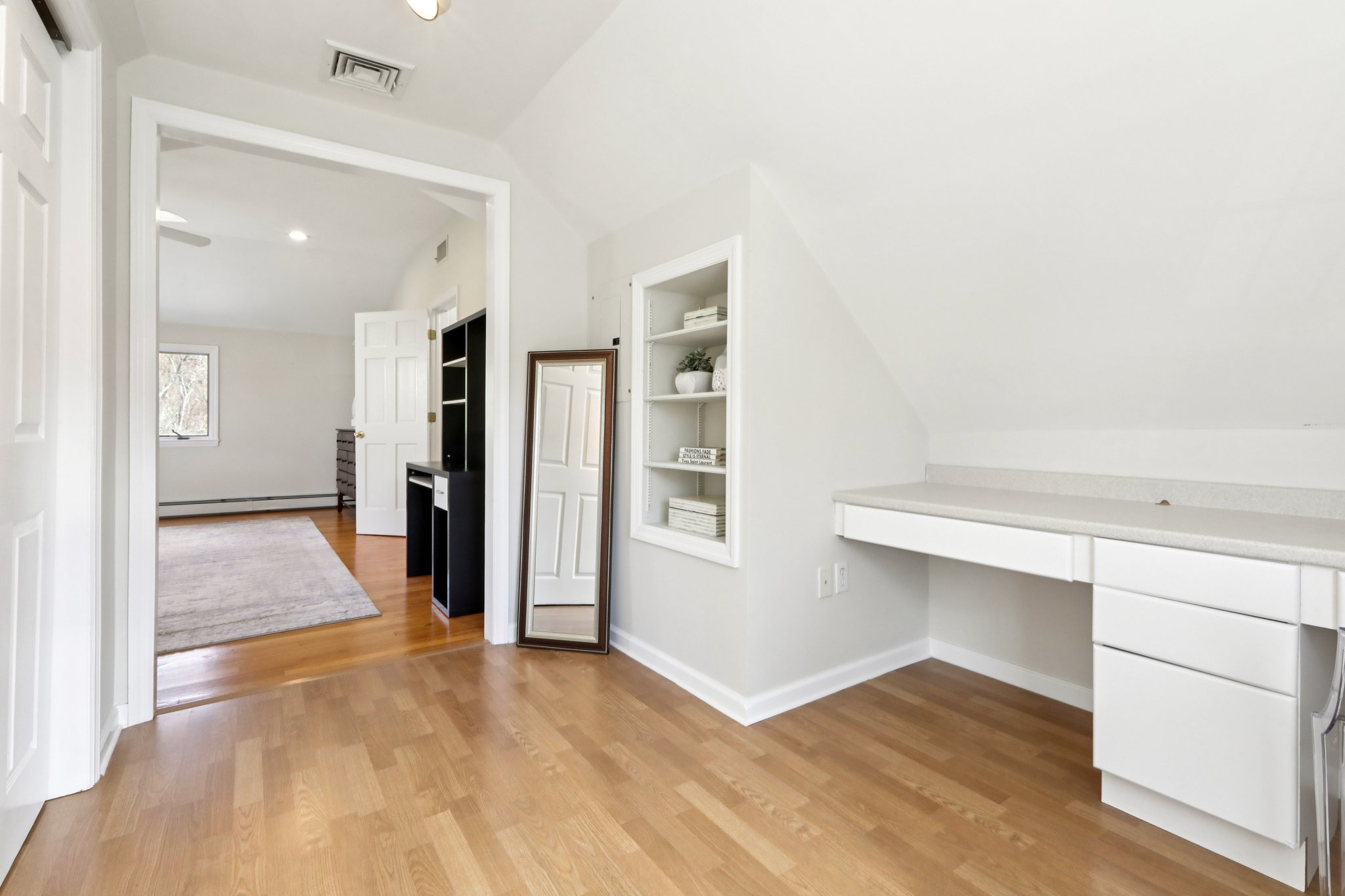 W Saddle River Rd-S0904-046.jpg