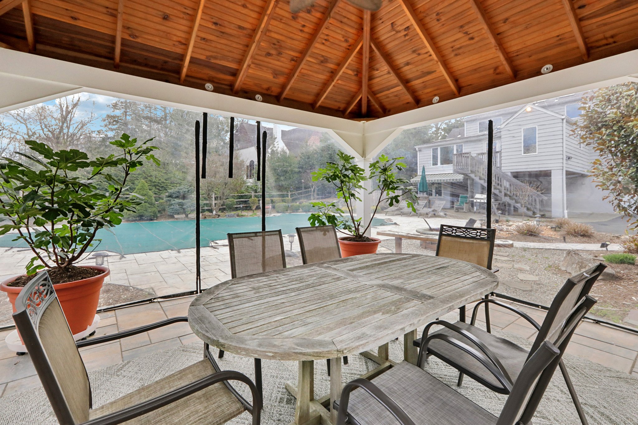 W Saddle River Rd-S0904-067.jpg