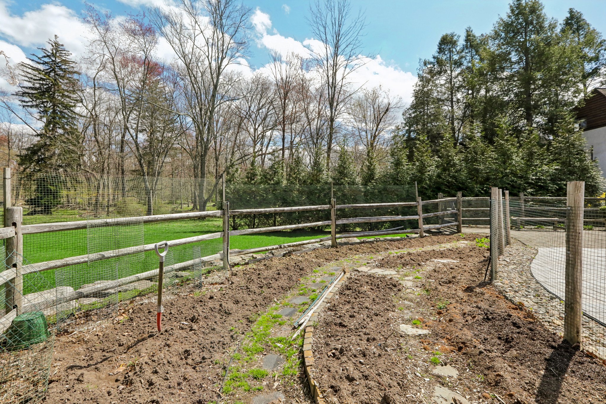 W Saddle River Rd-S0904-094.jpg