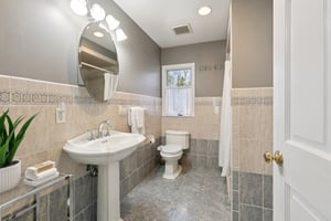 W Saddle River Rd-S0904-035.jpg