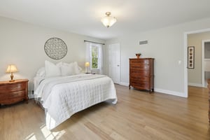 W Saddle River Rd-S0904-040.jpg