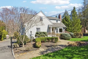 W Saddle River Rd-S0904-098.jpg