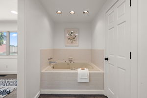  Photo 31
