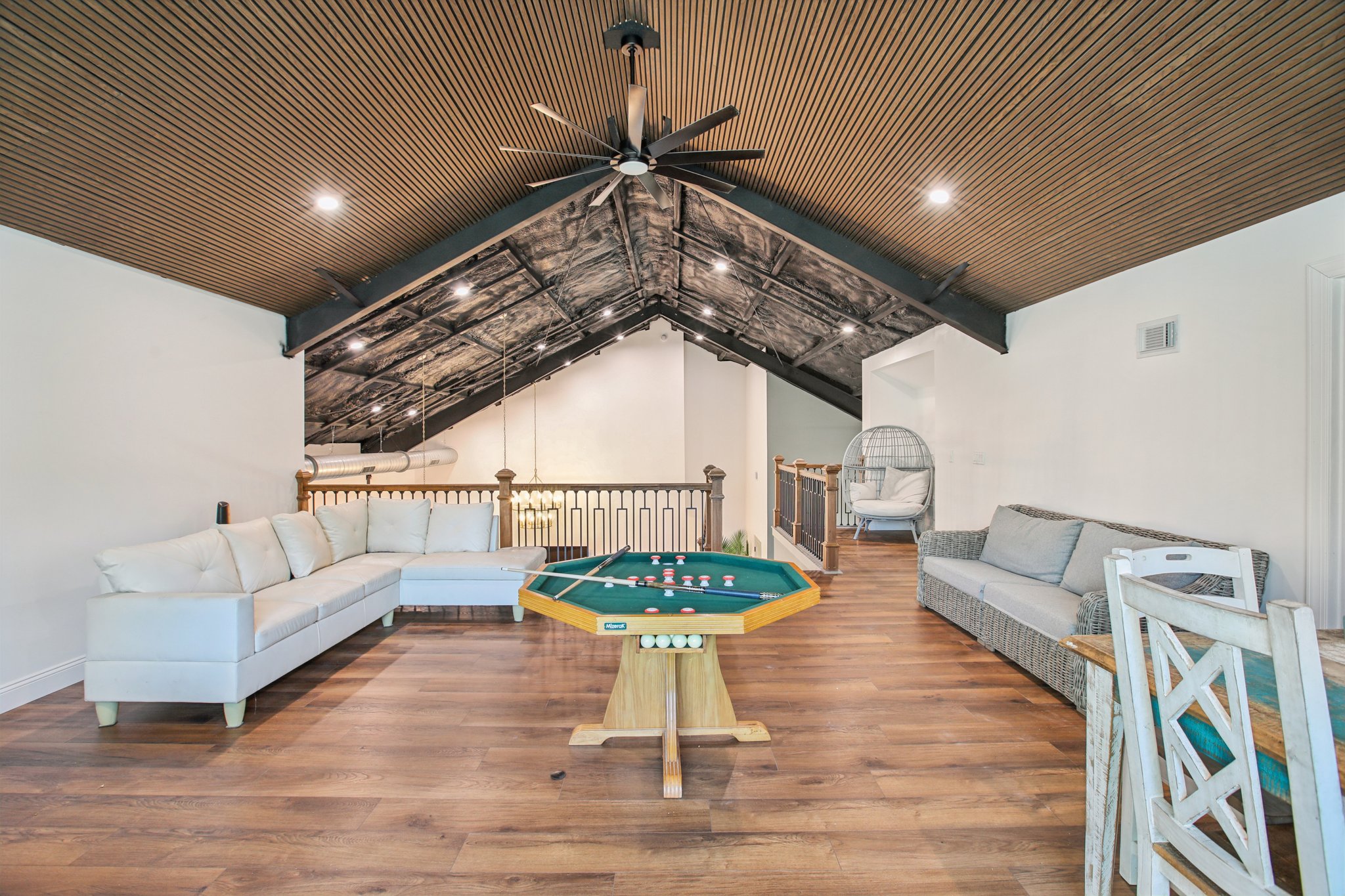 N Fairport Ave-S1710-012.jpg