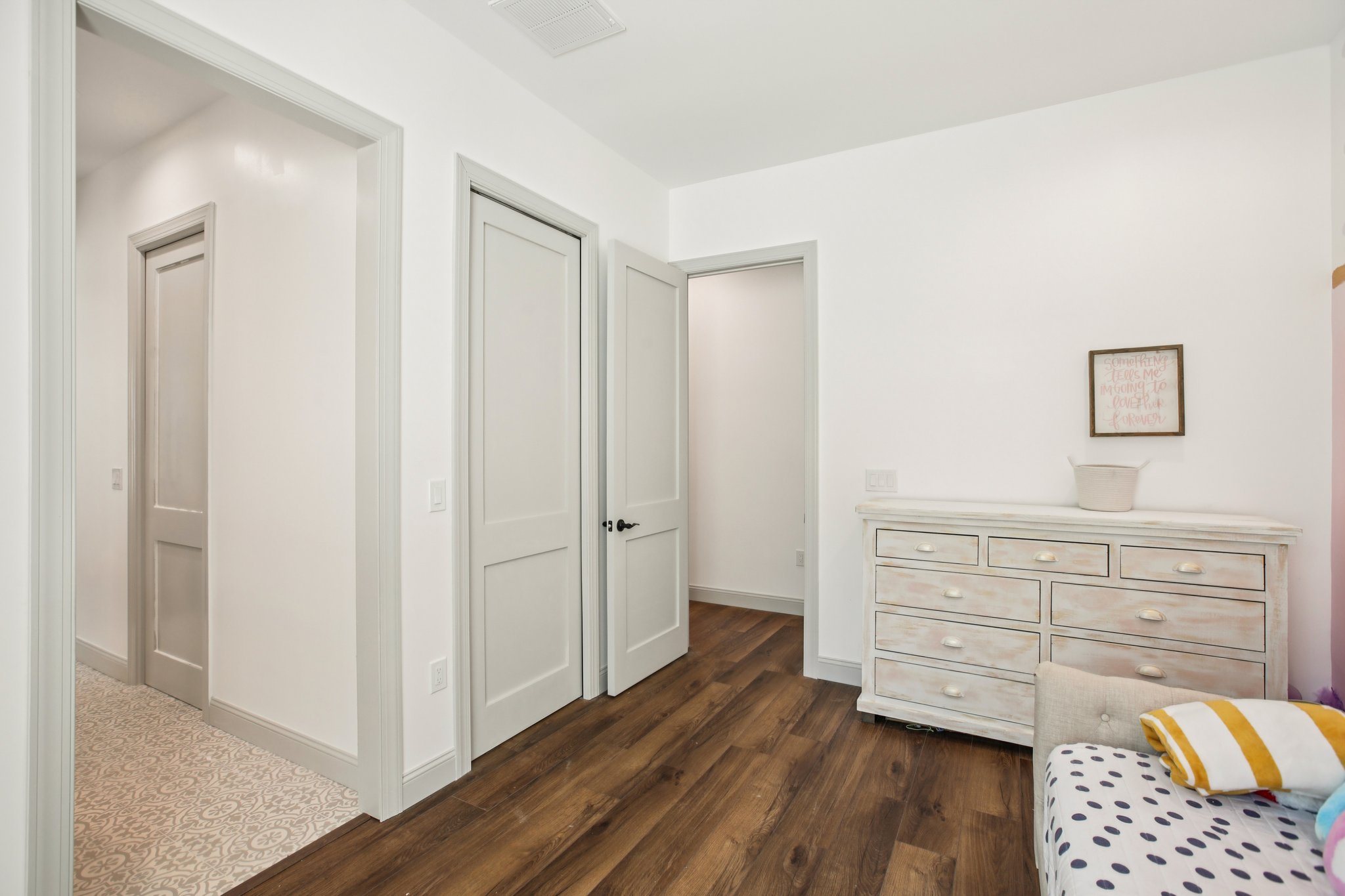 N Fairport Ave-S1710-033.jpg